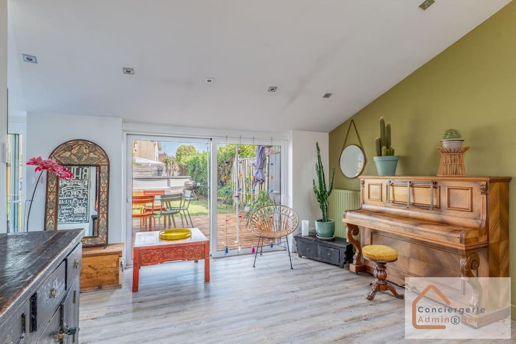 Maison A Lyon Parilly Avec Piscine, Jardin, Parking Prive & Proche Eurexpo Vénissieux Eksteriør billede