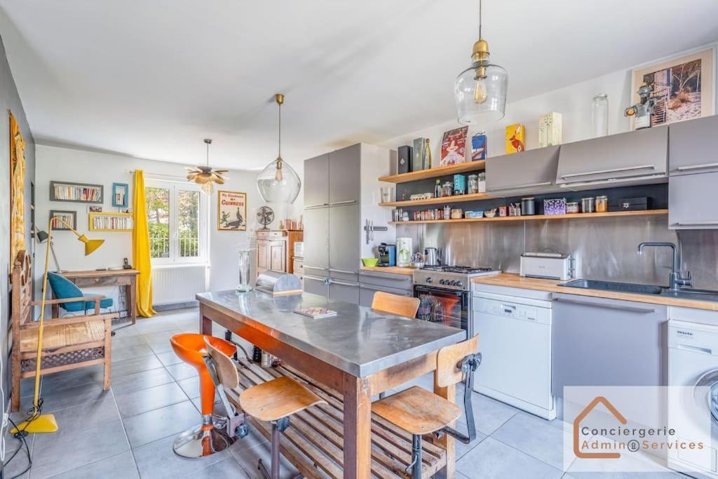 Maison A Lyon Parilly Avec Piscine, Jardin, Parking Prive & Proche Eurexpo Vénissieux Eksteriør billede