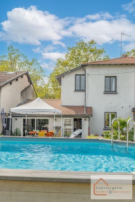 Maison A Lyon Parilly Avec Piscine, Jardin, Parking Prive & Proche Eurexpo Vénissieux Eksteriør billede