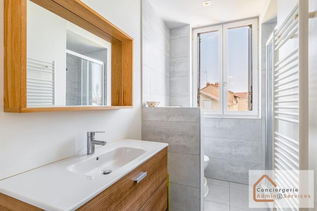 Maison A Lyon Parilly Avec Piscine, Jardin, Parking Prive & Proche Eurexpo Vénissieux Eksteriør billede